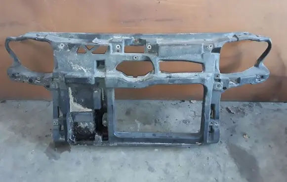 Volkswagen Golf IV Radiator support slam panel 1J0805594
