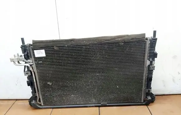Volvo C30 Radiator set 3M5H8005RH