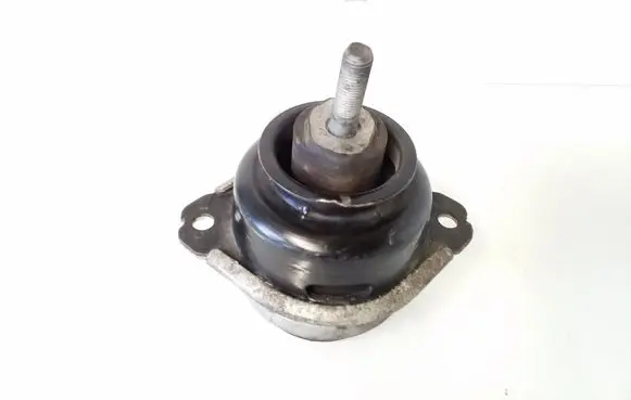Audi Q7 4L Engine mount bracket 7L8199131A
