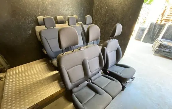 Nissan Primastar Third row seats 