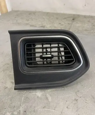 Renault Master III Dashboard air vent grill cover trim 687505442R