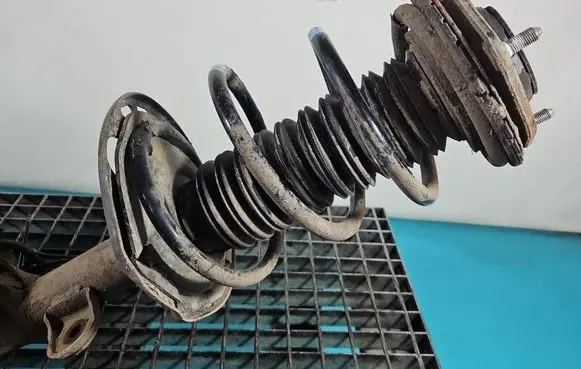 Toyota RAV 4 (XA40) Front coil spring IMPRK1564443