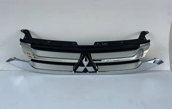 Mitsubishi Outlander Front bumper upper radiator grill OE7450A992