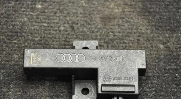 Audi A6 S6 C7 4G Other devices 8K0907247