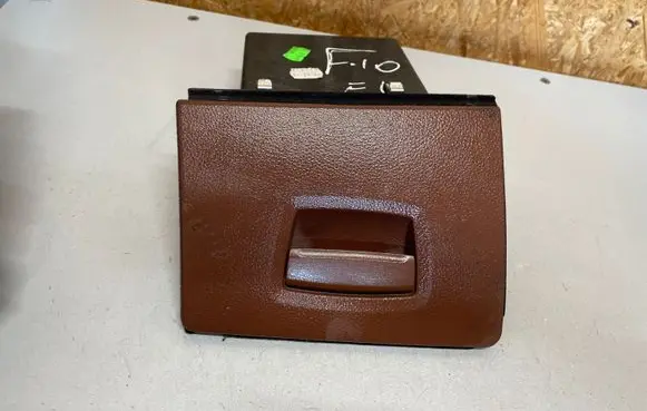 BMW 5 F10 F11 Glove box 9166696