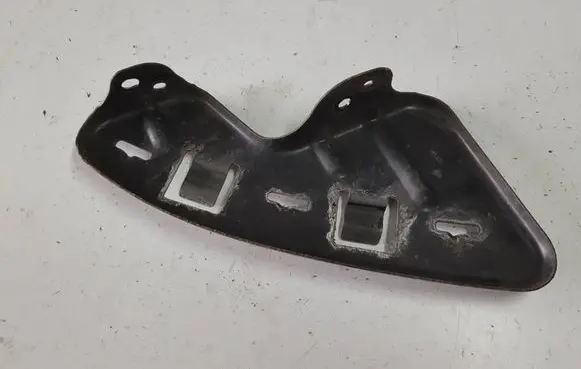 KIA Sportage Headlight/headlamp mounting bracket 