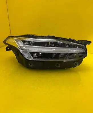 Volvo XC90 Headlight/headlamp 32420460