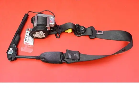 Chevrolet Cruze Front seatbelt 13297102