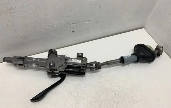 Steering wheel axle set