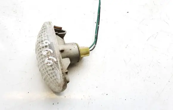 Nissan Primera Front fender indicator light 23652102 e101364