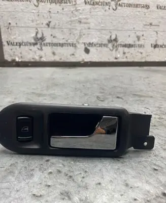 Volkswagen PASSAT B5.5 Front door interior handle 3B1837114