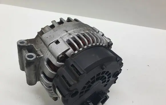 BMW 5 E60 E61 Generator/alternator 215517170