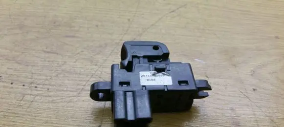 Nissan Qashqai Electric window control switch 25411JD000