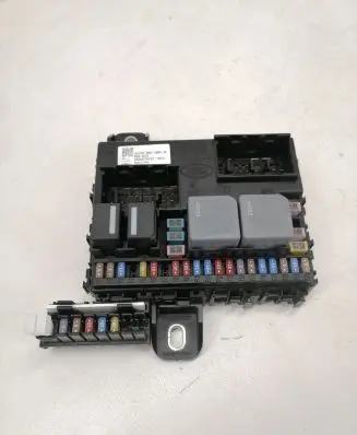 Jaguar I-Pace Relay mounting block M9D314N030AB