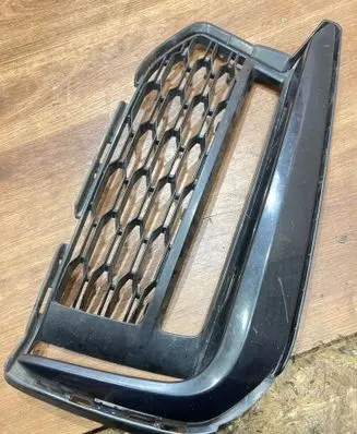 BMW 5 G30 G31 G38 Front bumper lower grill 8064963 15067010