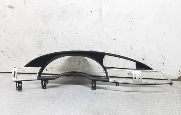 Chrysler Pacifica Dashboard trim F1024A2021
