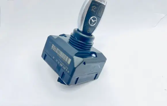 Mercedes-Benz C W204 Ignition lock A2079057101 33003221