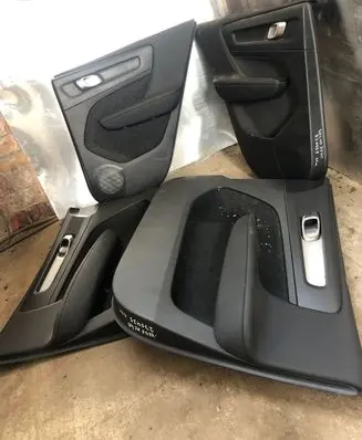 Volvo XC40 Front door card panel trim