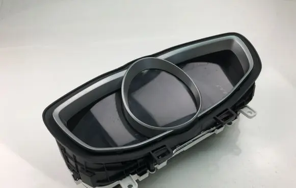 Volvo V40 Speedometer (instrument cluster) 31687372
