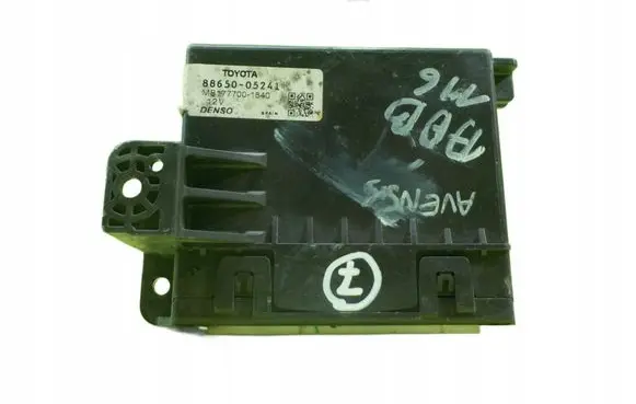 Toyota Avensis T270 Climate control unit 8865005241 17AB116