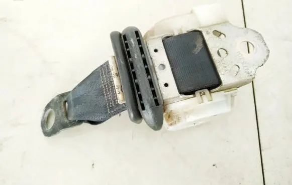 Peugeot 107 Front seatbelt h073811