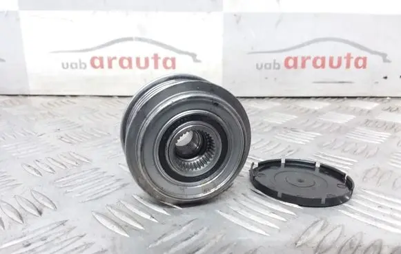 Toyota Avensis T250 Alternator pulley 