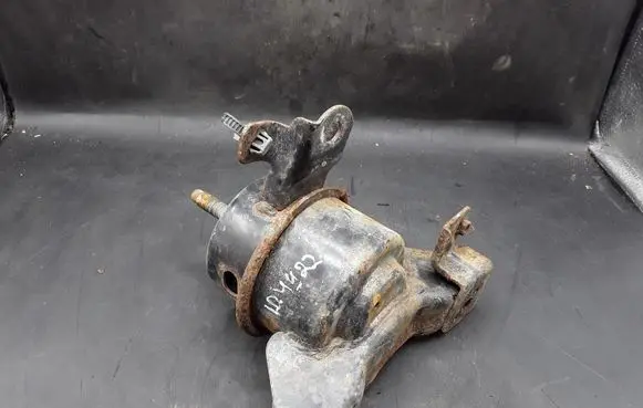 KIA Magentis Engine mount bracket NOCODE