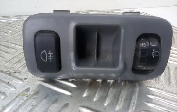 Toyota Yaris Headlight level height control switch 777197