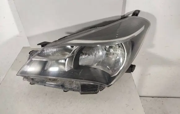 Toyota Yaris Headlight/headlamp