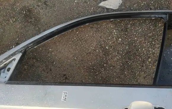 BMW X5 E53 Front door glass trim molding 