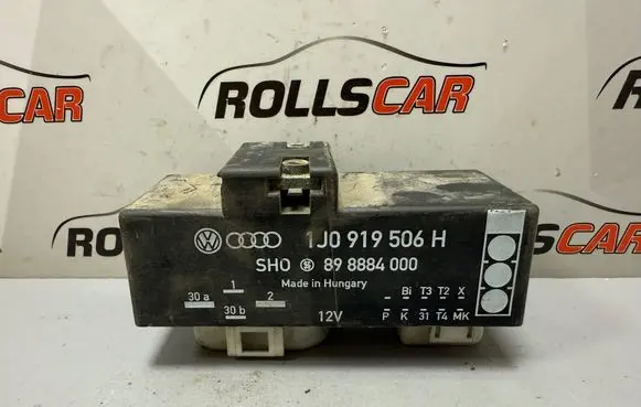 Volkswagen Golf IV Coolant fan relay 1J0919506H