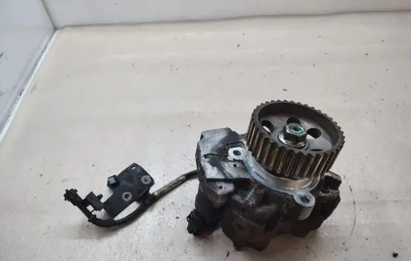 Chrysler Grand Voyager V Fuel injection high pressure pump 35022114F 0445010152