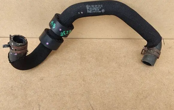 Mercedes-Benz C W205 Engine coolant pipe/hose A1665062435