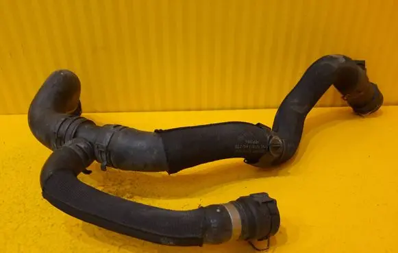 Audi Q5 SQ5 Engine coolant pipe/hose 8R0121049B