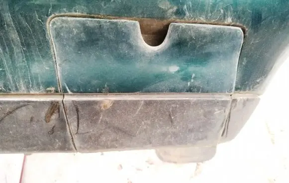 Rear bumper row hook cap/cover