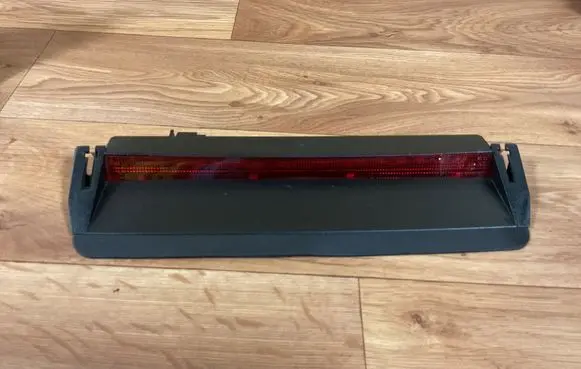 Volkswagen PASSAT B6 Third/center stoplight 1K5945097