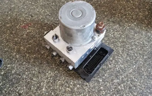 Peugeot 308 ABS Pump 9665734580