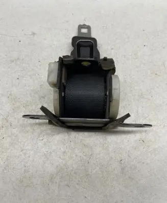 Nissan Almera Tino Middle seatbelt (rear) 88854BU200 16758930