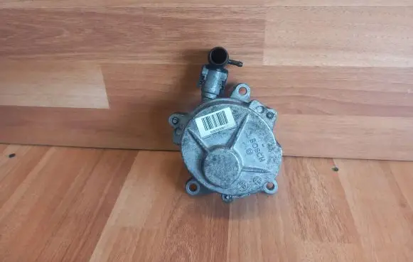 Renault Laguna III Vacuum pump 8200683981