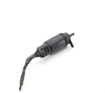 BMW 5 E39 Windscreen/windshield washer pump 67128377612 23557610