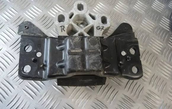 Volkswagen Golf VII Gearbox mount 5Q0199555T