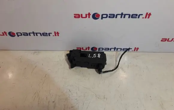 Volvo V50 Fuel tank cap lock 30716754