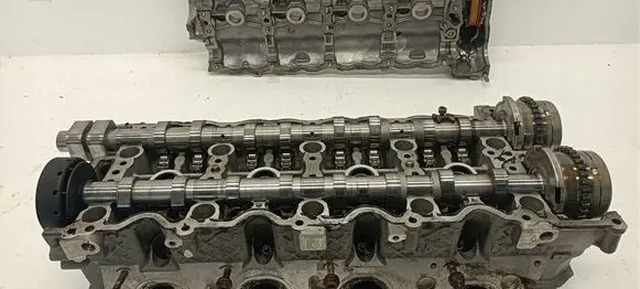 Mercedes-Benz CLS C218 X218 Engine head 