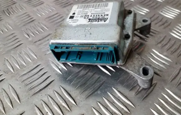 Opel Vivaro Airbag control unit/module 8200435339A 93854786