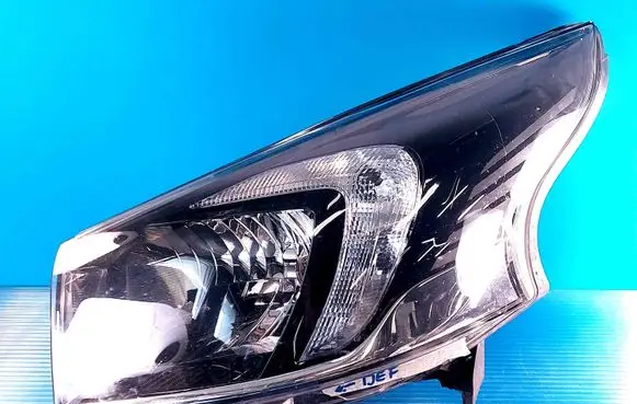 Opel Vivaro Headlight/headlamp 1EE01156501 260606315