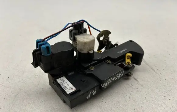Opel Frontera A Front door lock