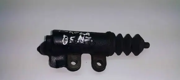 Toyota Corolla Verso E121 Clutch slave cylinder