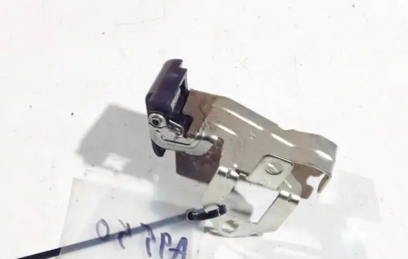 Honda CR-V Fuel tank opening switch 