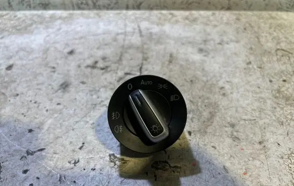 Volkswagen PASSAT B7 Light switch 3C8941431A 3201 C1AT