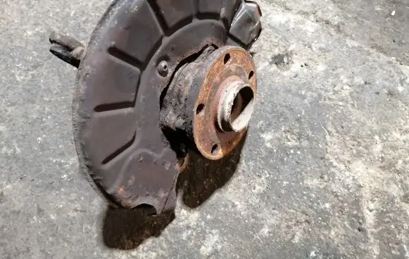 Volkswagen Tiguan Front wheel hub